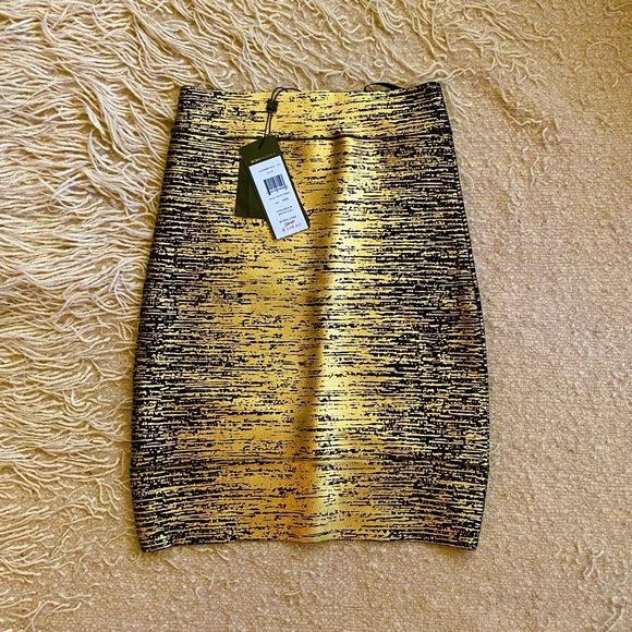 BCBG Mini Skirt - Picture 3 of 4